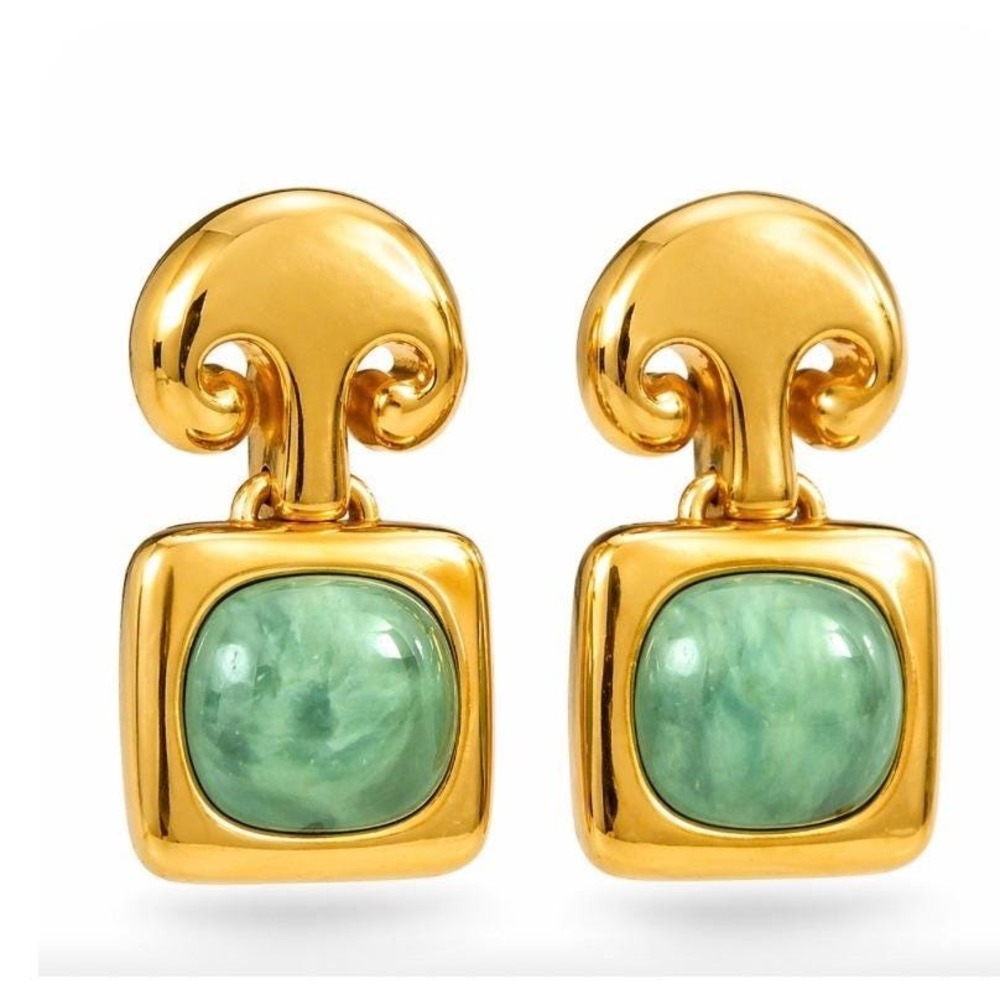 VTG Metropolitan Museum of Art Green Glass Gold Tone earrings 14K Gold Posts USA